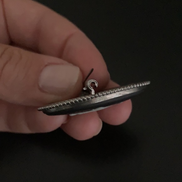 Wedgewood cameo broach.Edgewood SS edging.Timeless - Picture 4 of 6